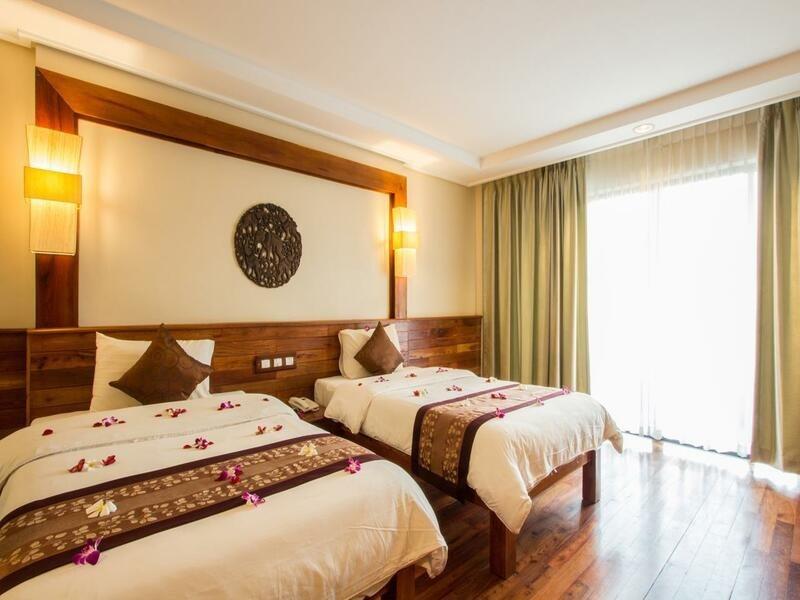 Royal Empire Premium Hotel Siem Reap Exteriör bild