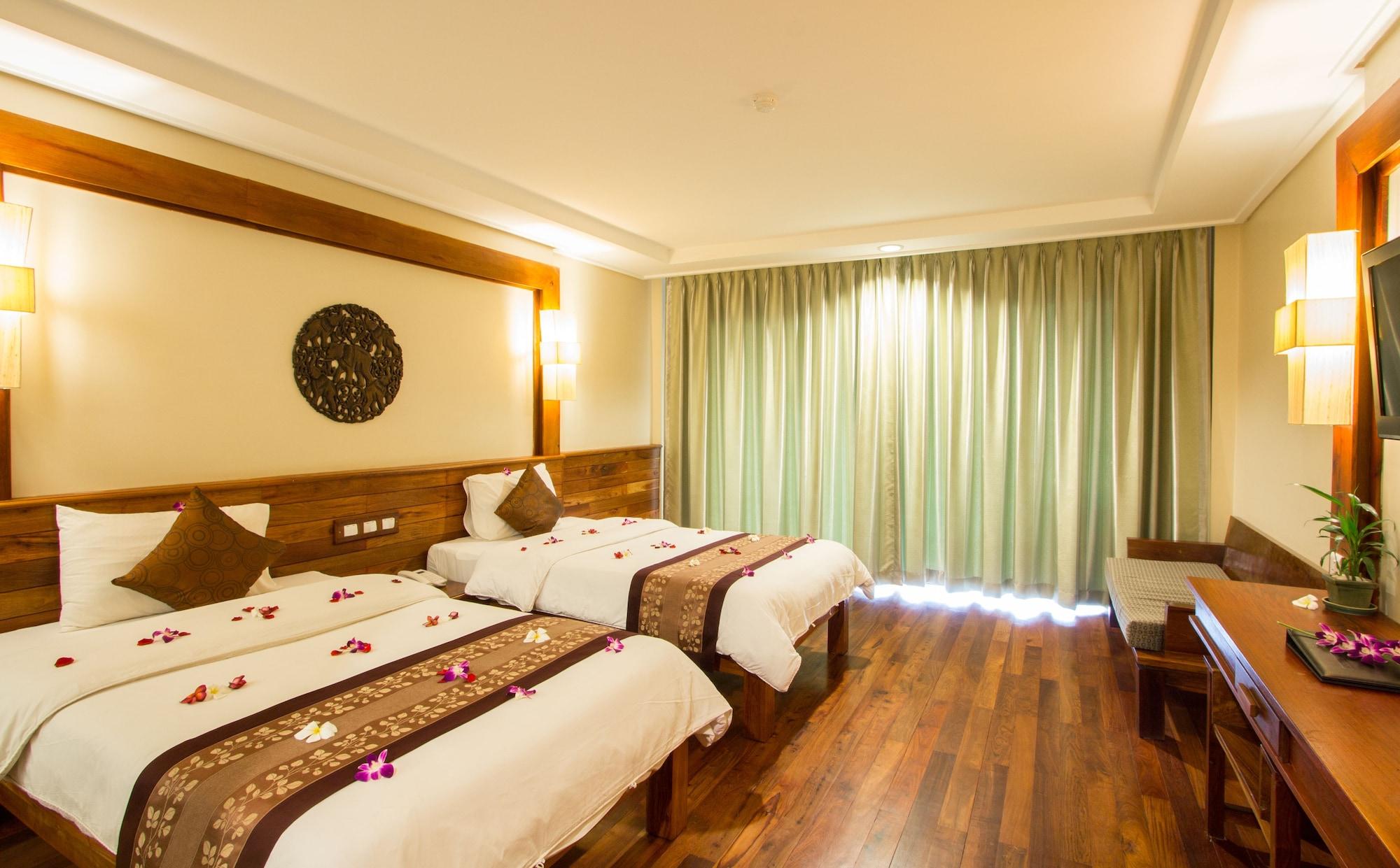 Royal Empire Premium Hotel Siem Reap Exteriör bild