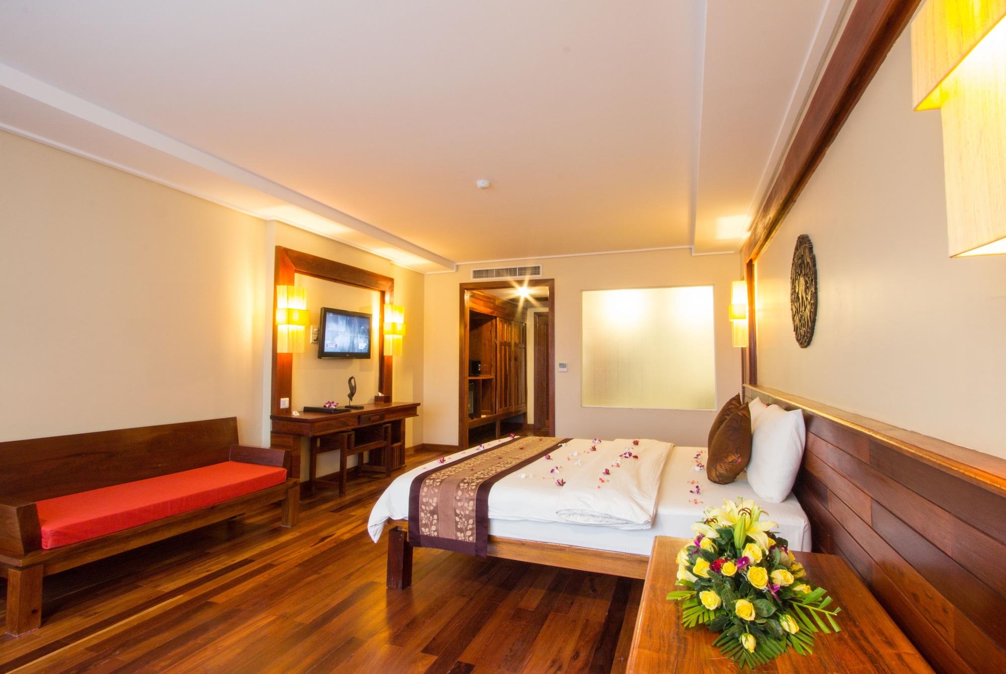 Royal Empire Premium Hotel Siem Reap Exteriör bild