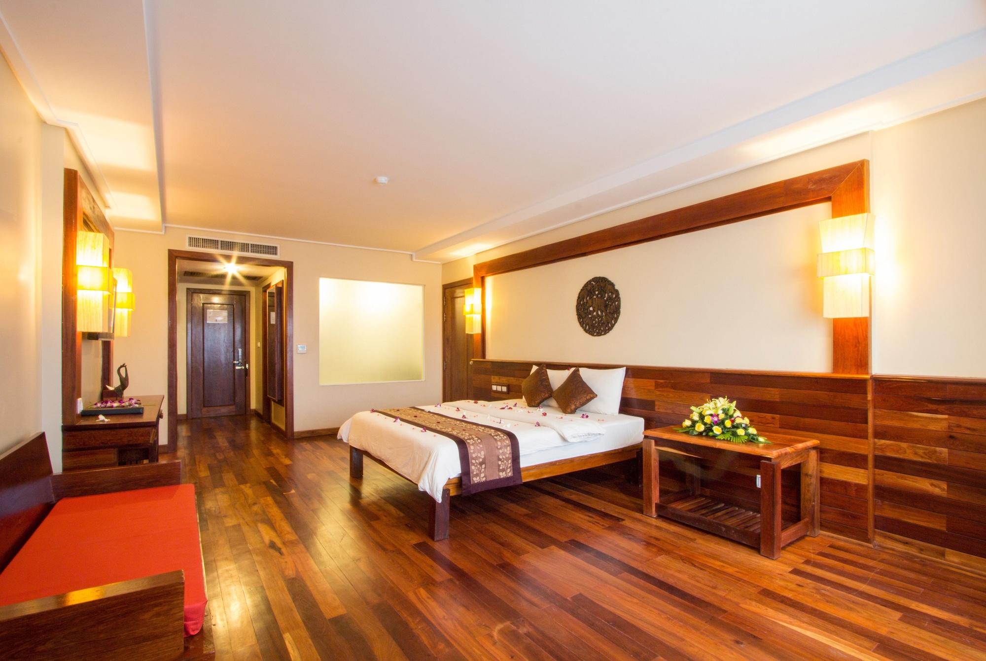 Royal Empire Premium Hotel Siem Reap Exteriör bild