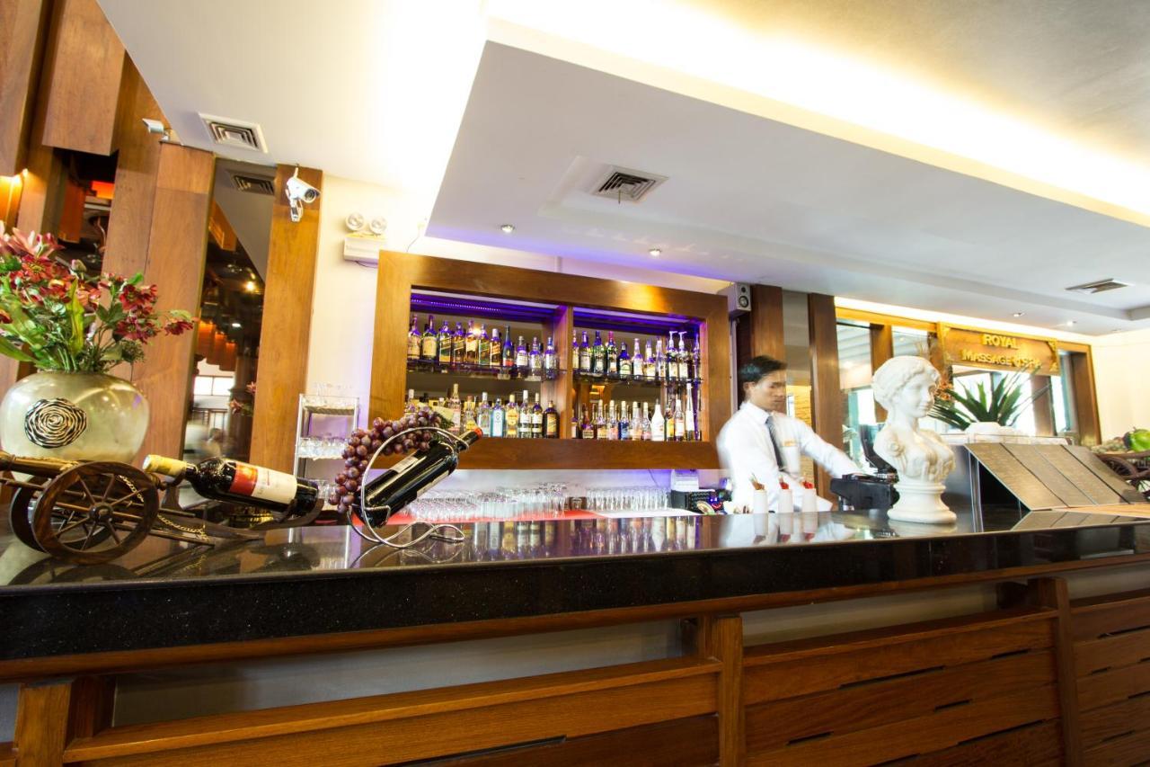Royal Empire Premium Hotel Siem Reap Exteriör bild