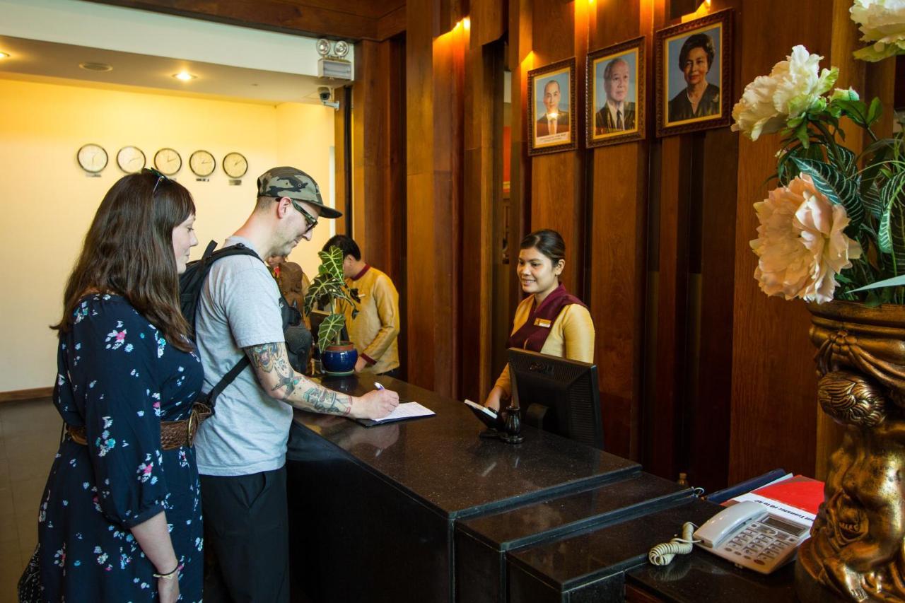 Royal Empire Premium Hotel Siem Reap Exteriör bild