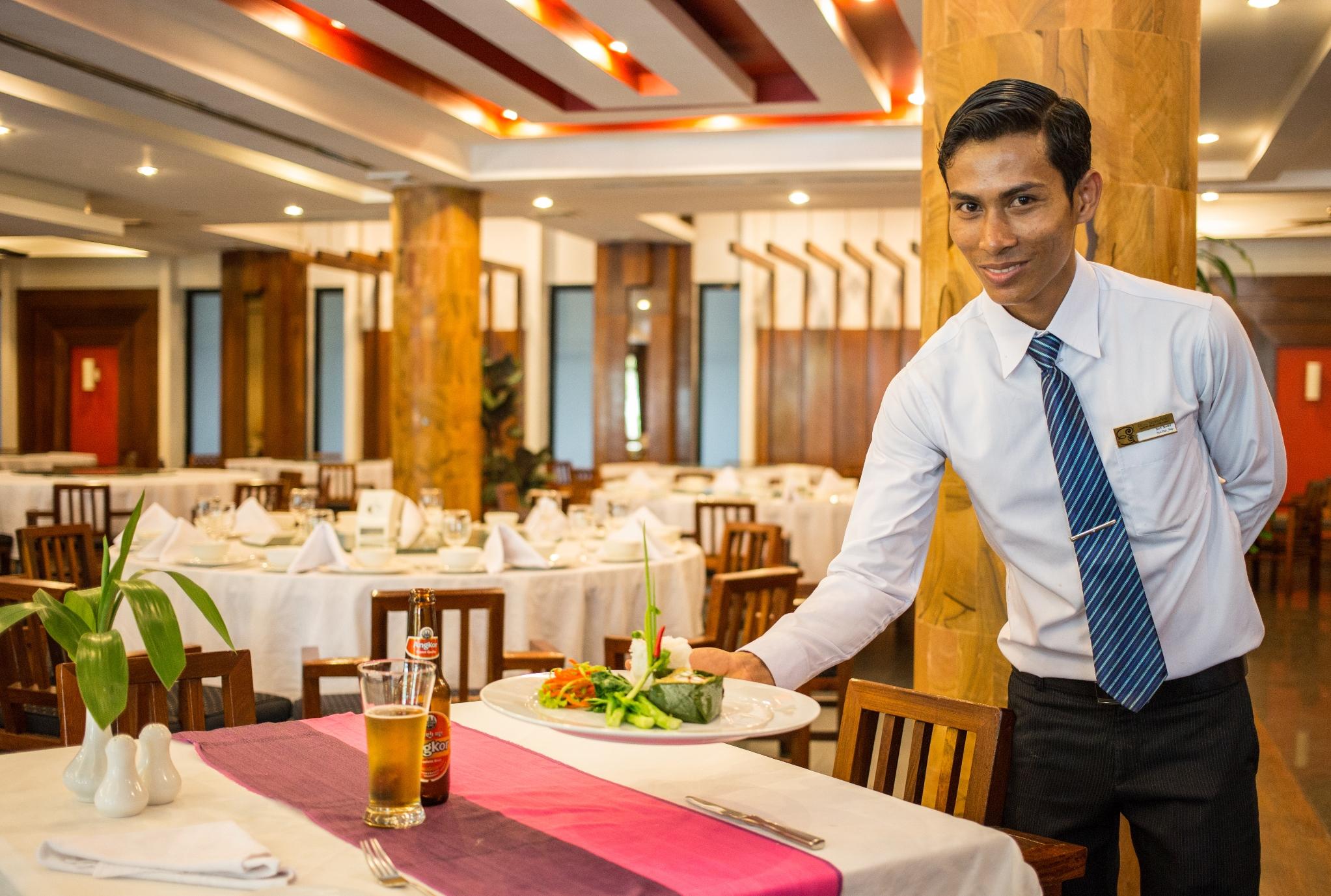 Royal Empire Premium Hotel Siem Reap Exteriör bild