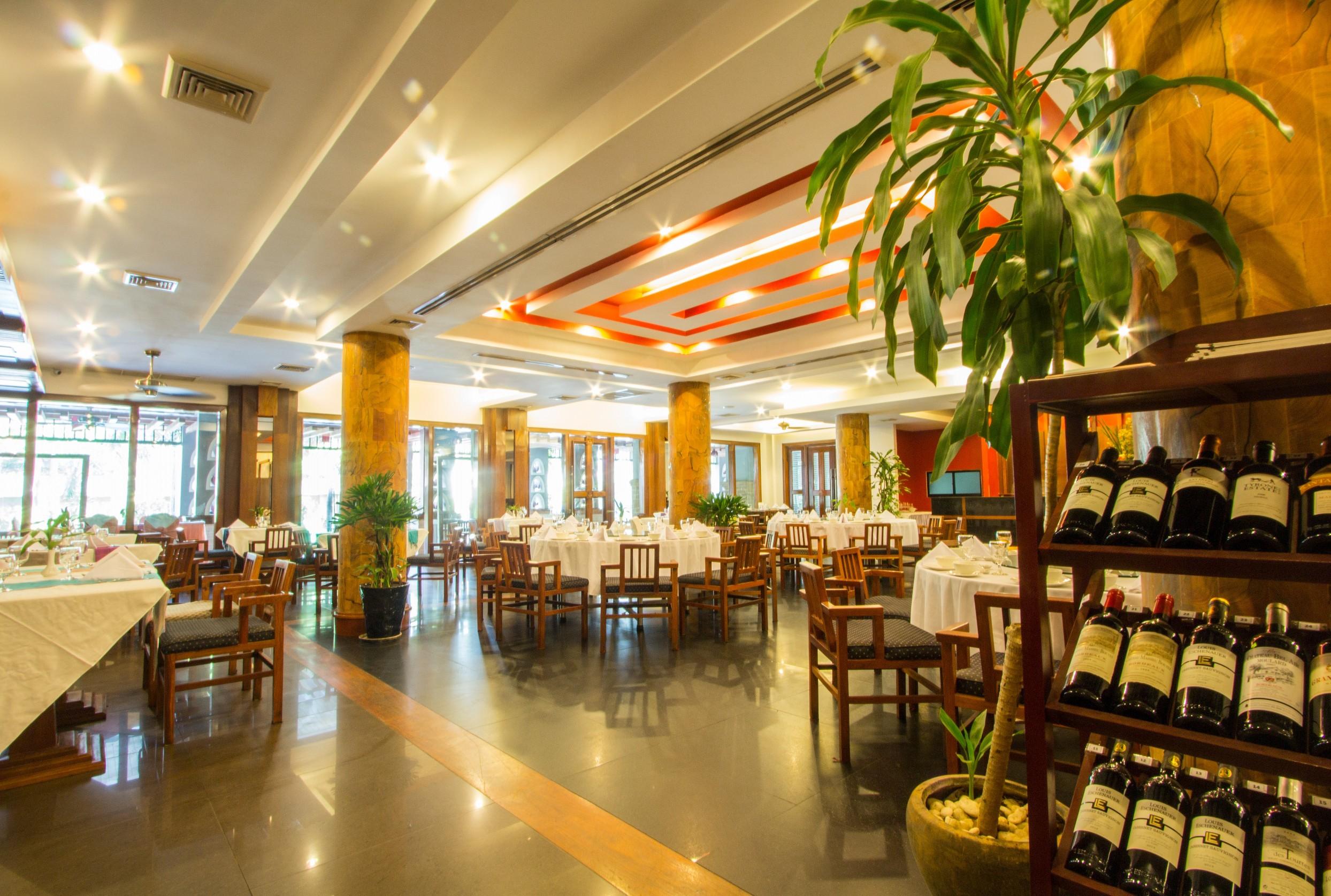 Royal Empire Premium Hotel Siem Reap Exteriör bild