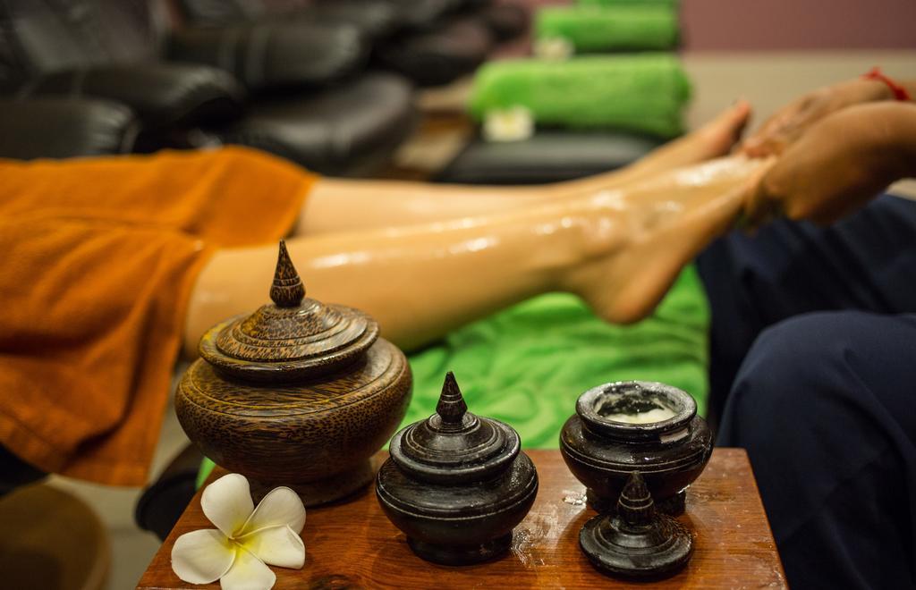 Royal Empire Premium Hotel Siem Reap Exteriör bild