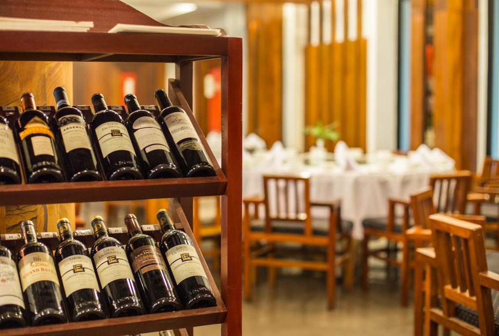 Royal Empire Premium Hotel Siem Reap Exteriör bild