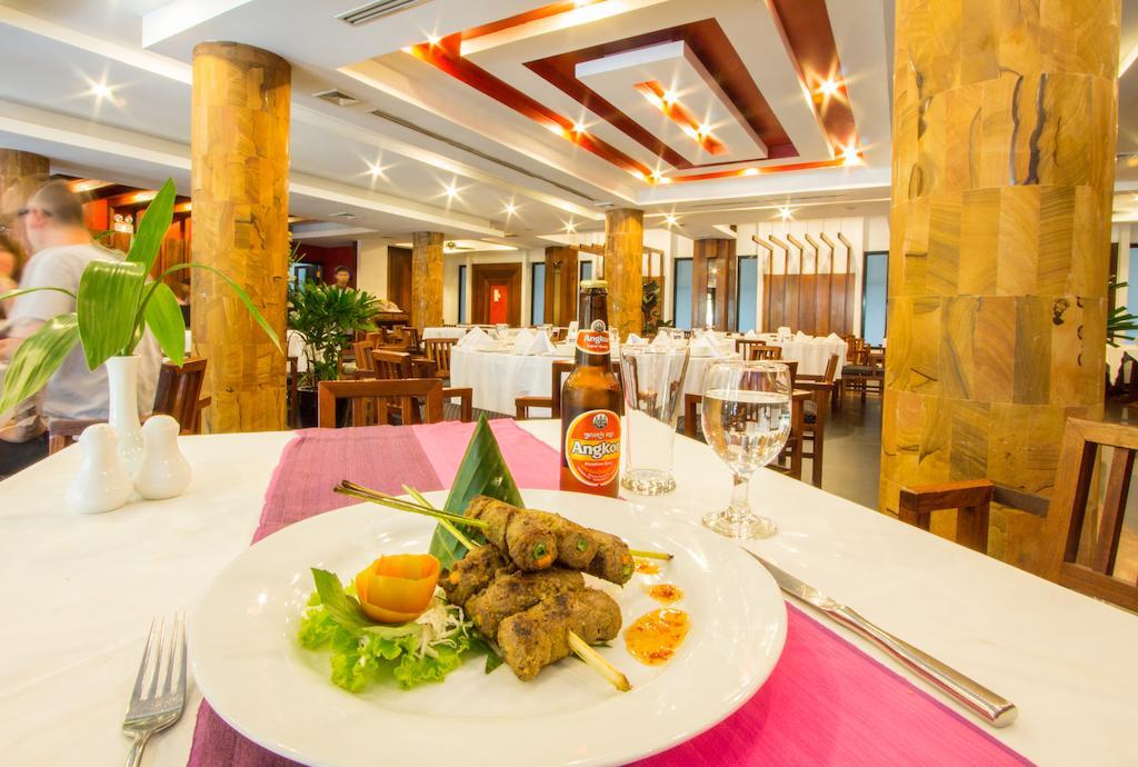 Royal Empire Premium Hotel Siem Reap Exteriör bild