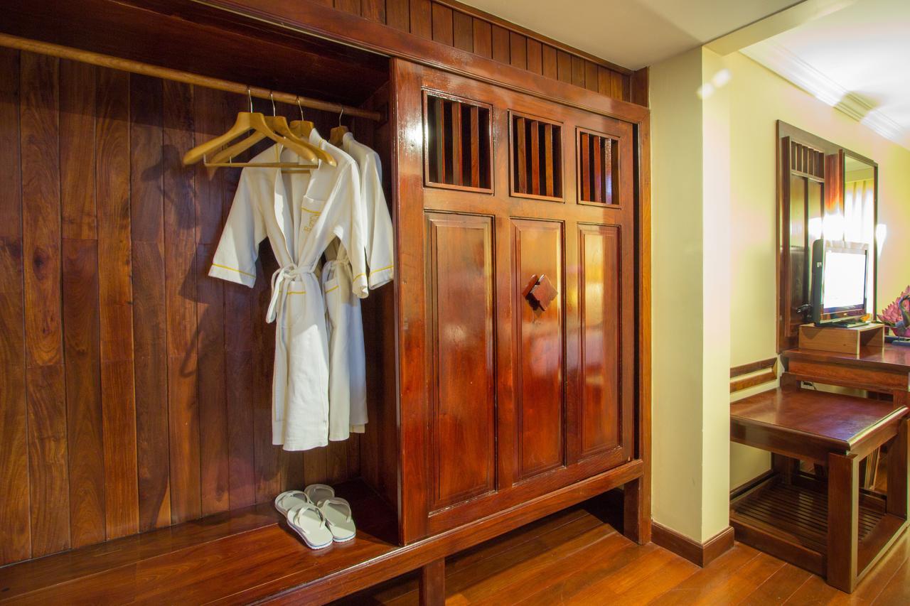 Royal Empire Premium Hotel Siem Reap Exteriör bild