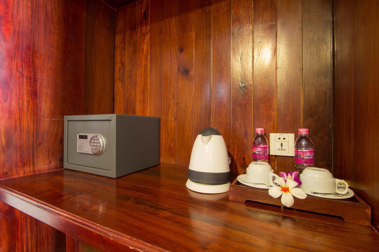 Royal Empire Premium Hotel Siem Reap Exteriör bild