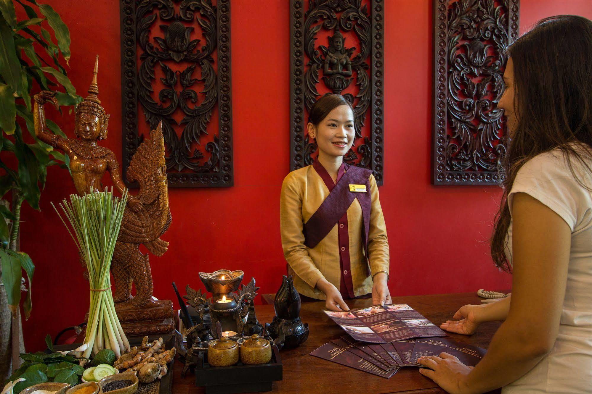 Royal Empire Premium Hotel Siem Reap Exteriör bild